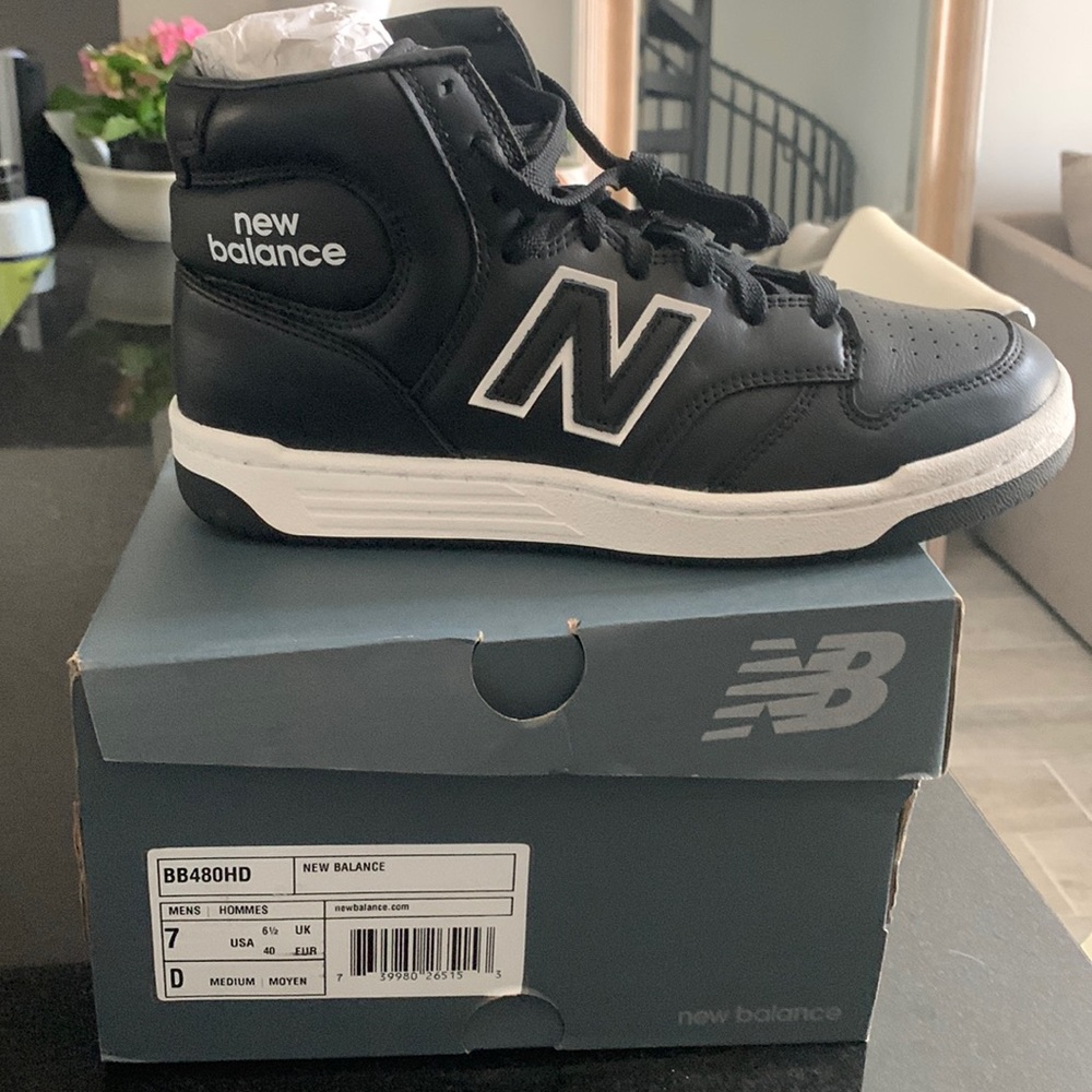 Mens/boys size 7 New Balance BB480